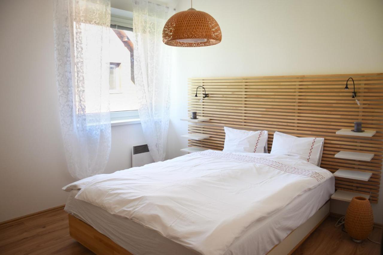 Stylovy Apartman V Srdci Donovalov 도노발리 외부 사진